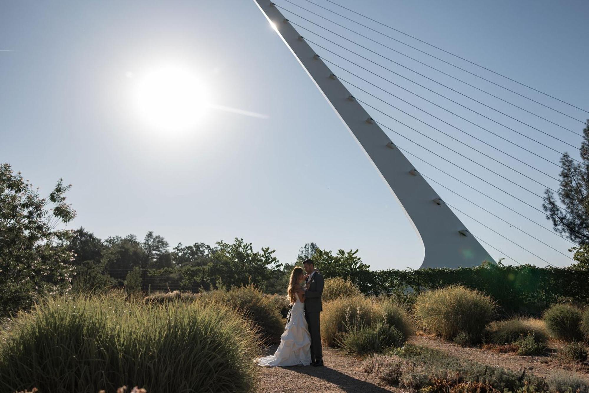 Sheraton Redding Hotel At The Sundial Bridge Экстерьер фото